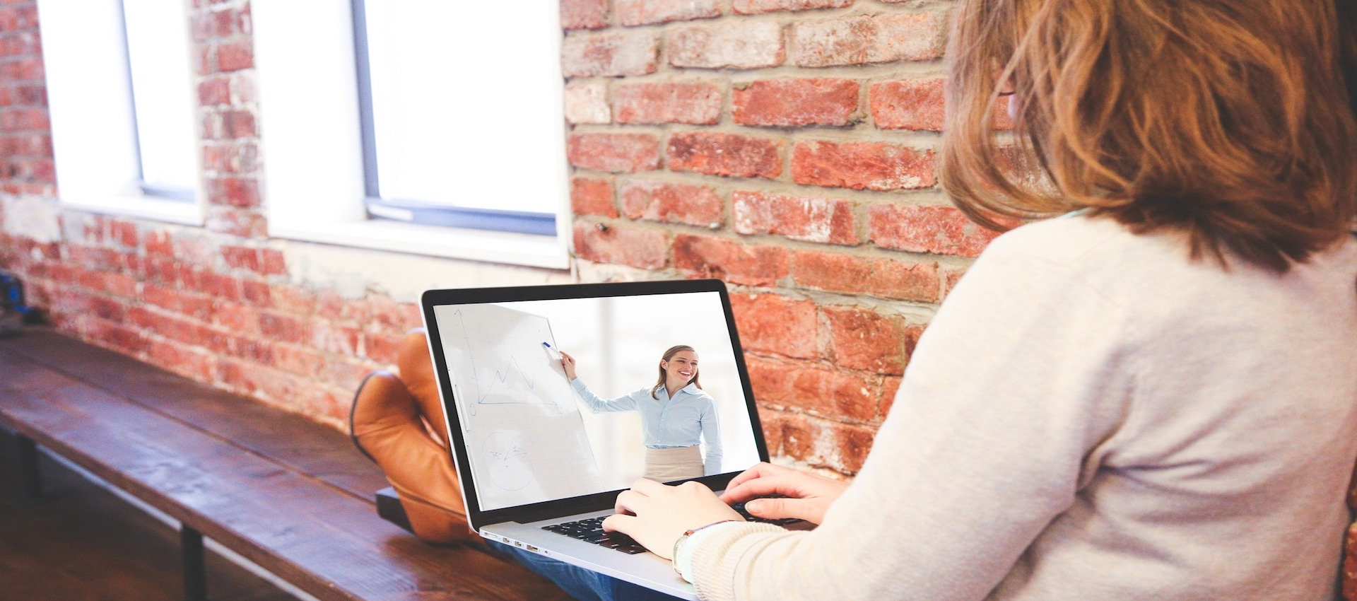 How to Build Scalable IoT Apps with Cloud Services?